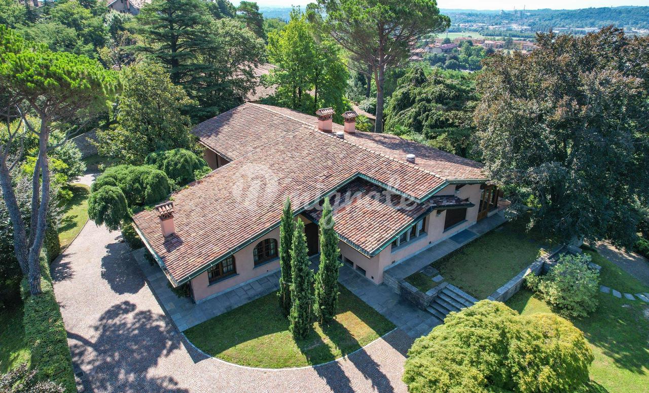 Вилла в Erba, Como, Lombardy