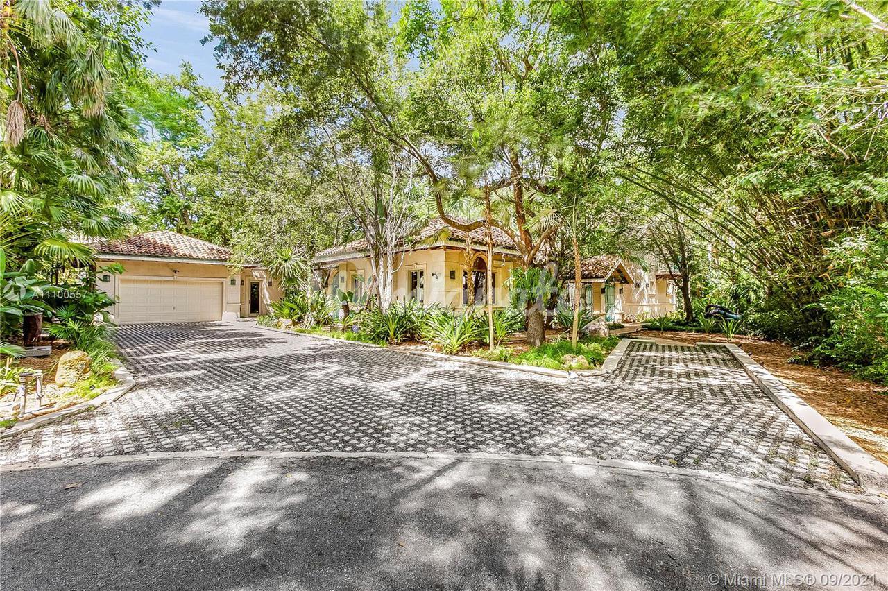 Вилла в 3504  Banyan Circle  - Miami, Florida