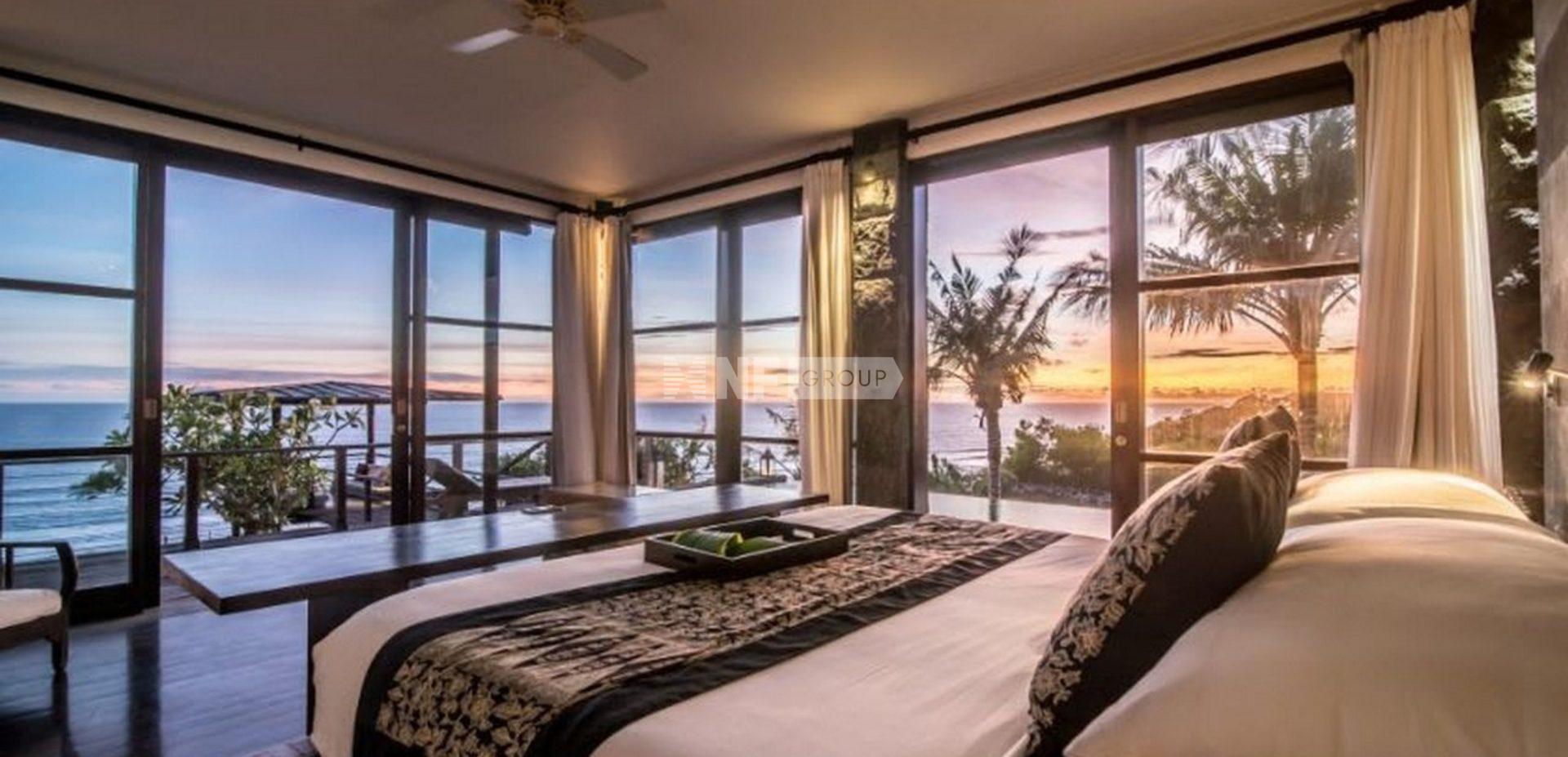 Luxury Clifftop Living With Access To Hidden Beach