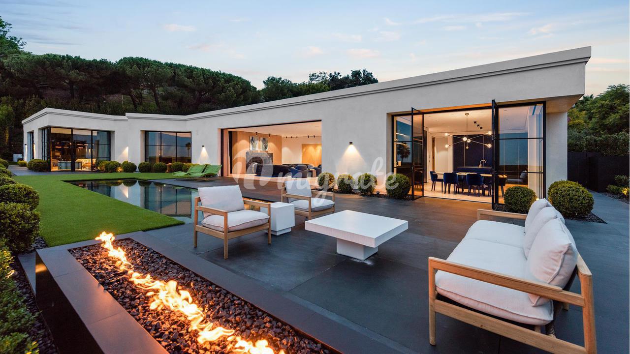 Вилла в 534 Chalette Dr - Beverly Hills, California