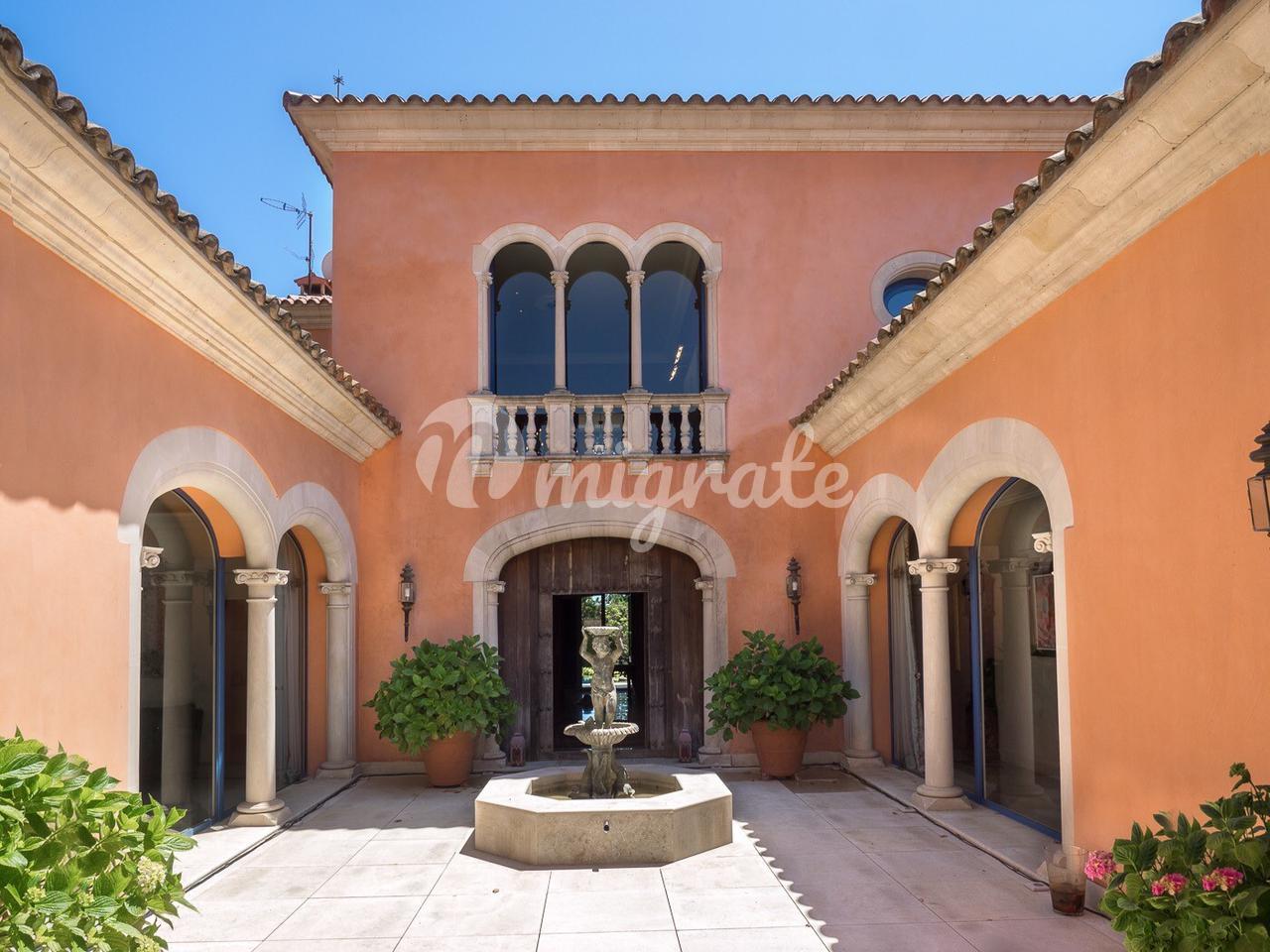 Эксклюзивная вилла на берегу моря с собственным выходом на пляж