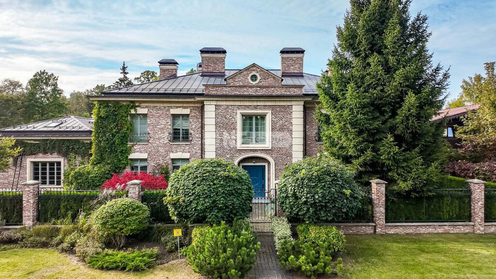 «Летова роща» (Letova roshcha)