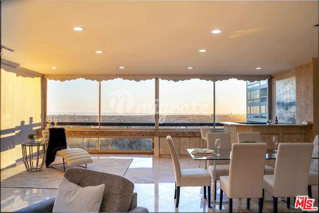 Кондоминиум в 2222 Avenue Of The Stars, 2401 - Westwood / Century City, California