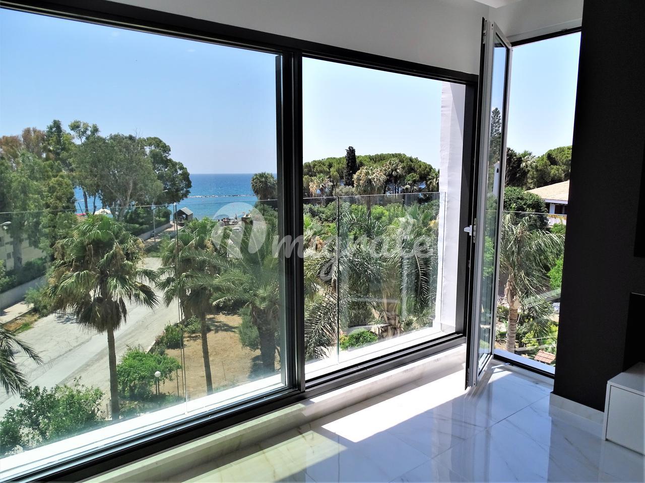 Апартаменты с 3 спальнями в районе Дасуди, Лимассол
 (3 Bedroom Apartment in Germasogeia Tourist Area, Limassol)