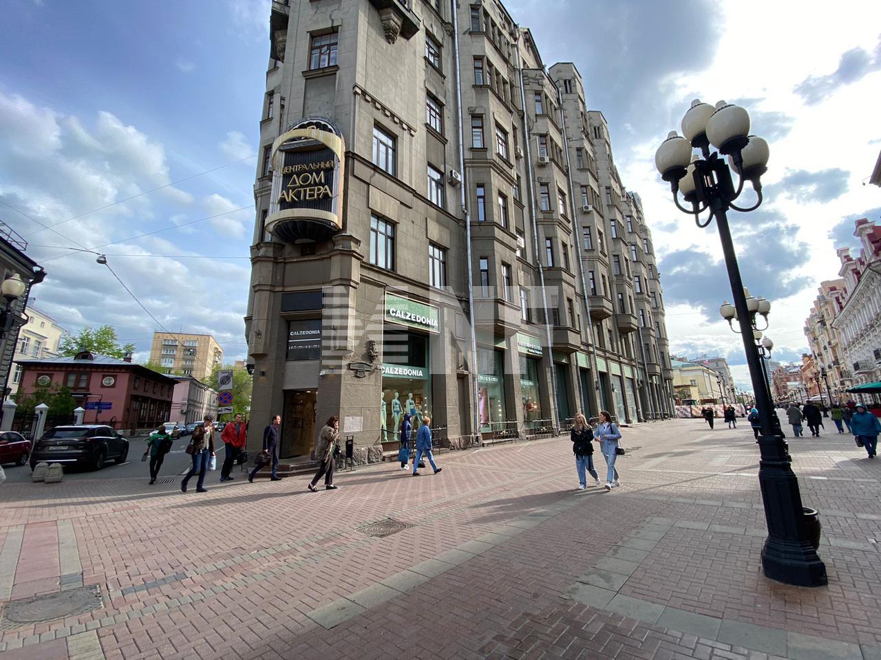 Торговое помещение 1349.9 м² рядом с метро Арбатская, Арбат улица, д. 35 -  продажа без посредников