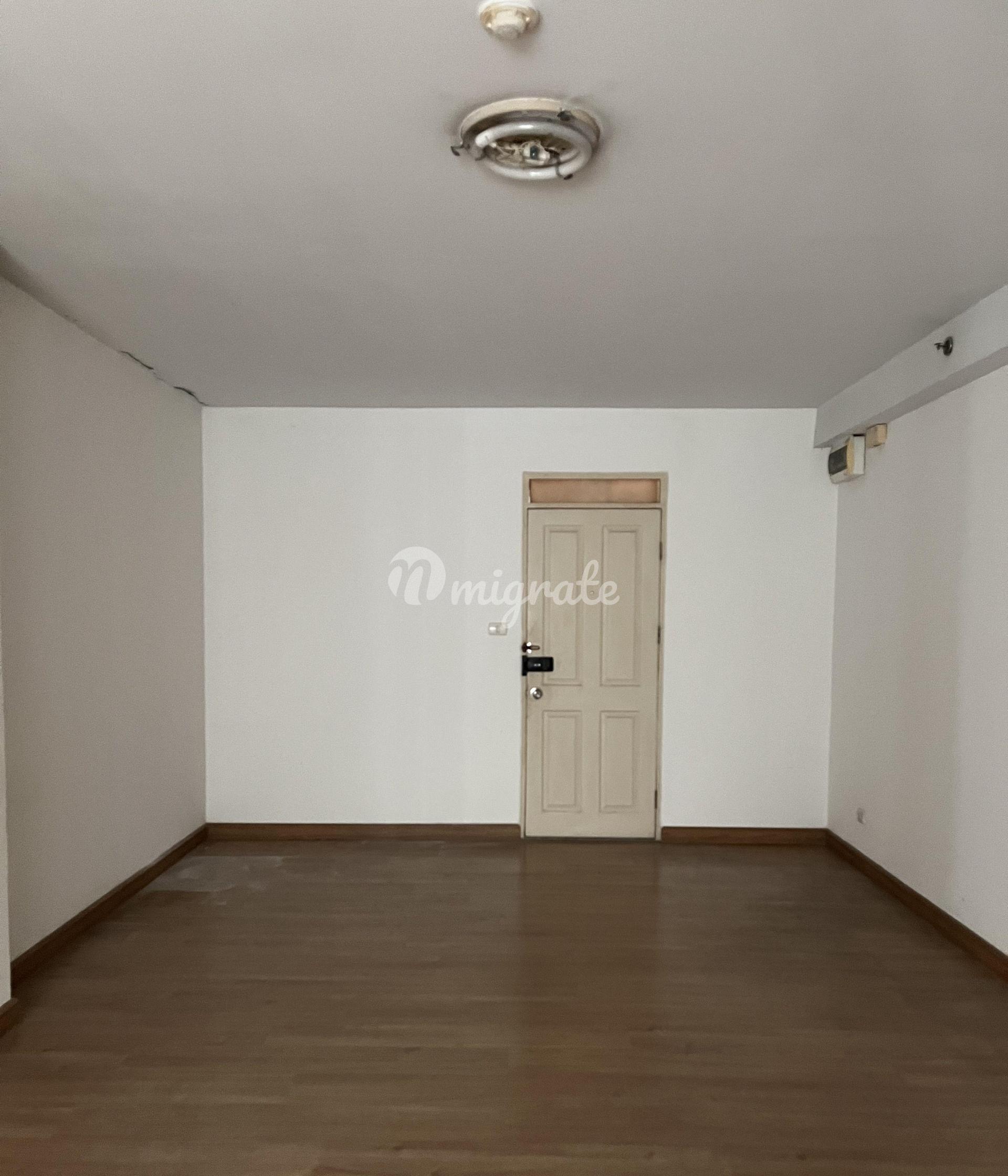 Студия Кондо на продажу в Supalai Park Srinakarin (Supalai Park Srinakarin)