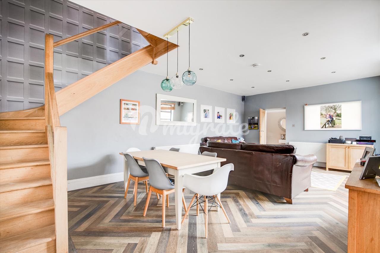 Вилла в Steele Road, Chiswick, London, W4.