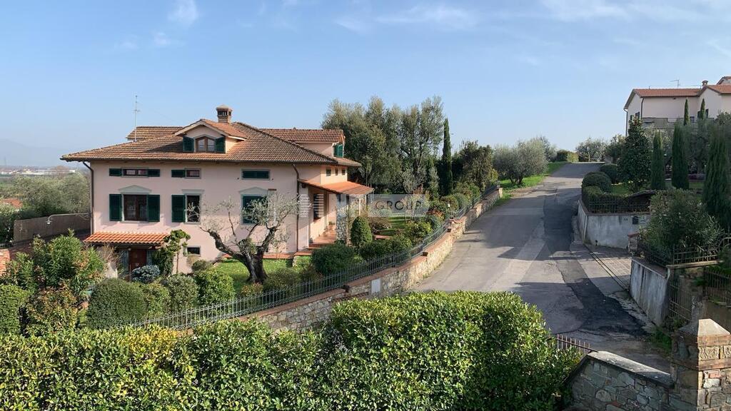 Вилла с бассейном в Тоскане