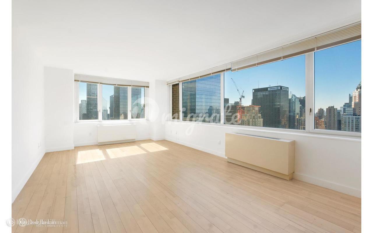 Кондоминиум в The Sheffield, 322 W 57TH ST, 55S1 - Midtown, New York