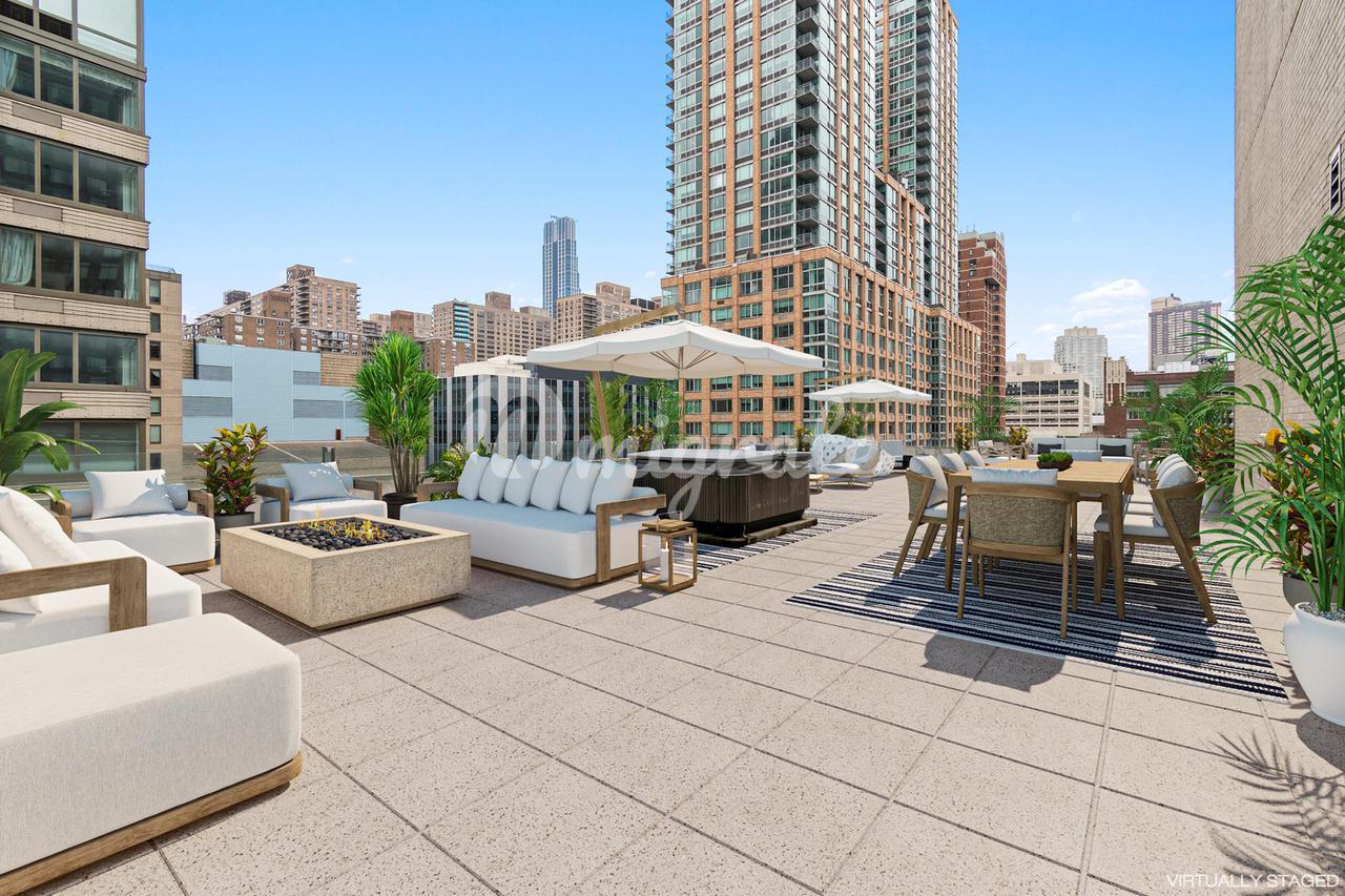 Кондоминиум в The Rushmore, 80 RIVERSIDE BLVD, 8E - Lincoln Square, New York