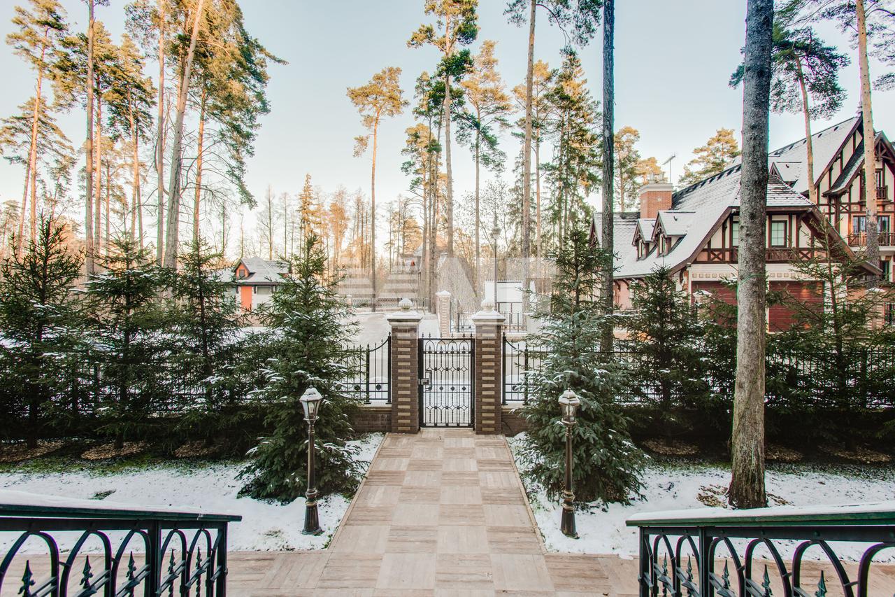 Загородный 🏠 дом 980 м² в поселке Довиль на Минском шоссе,  цена 270 млн. руб. | Лот hs9914319