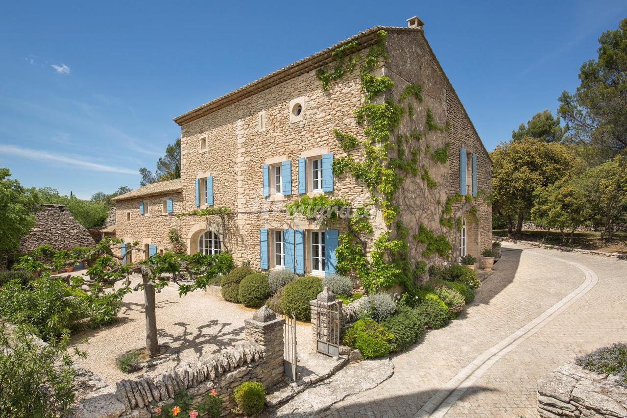 Вилла в Gordes, Vaucluse, Provence-Alpes-Côte d`Azur