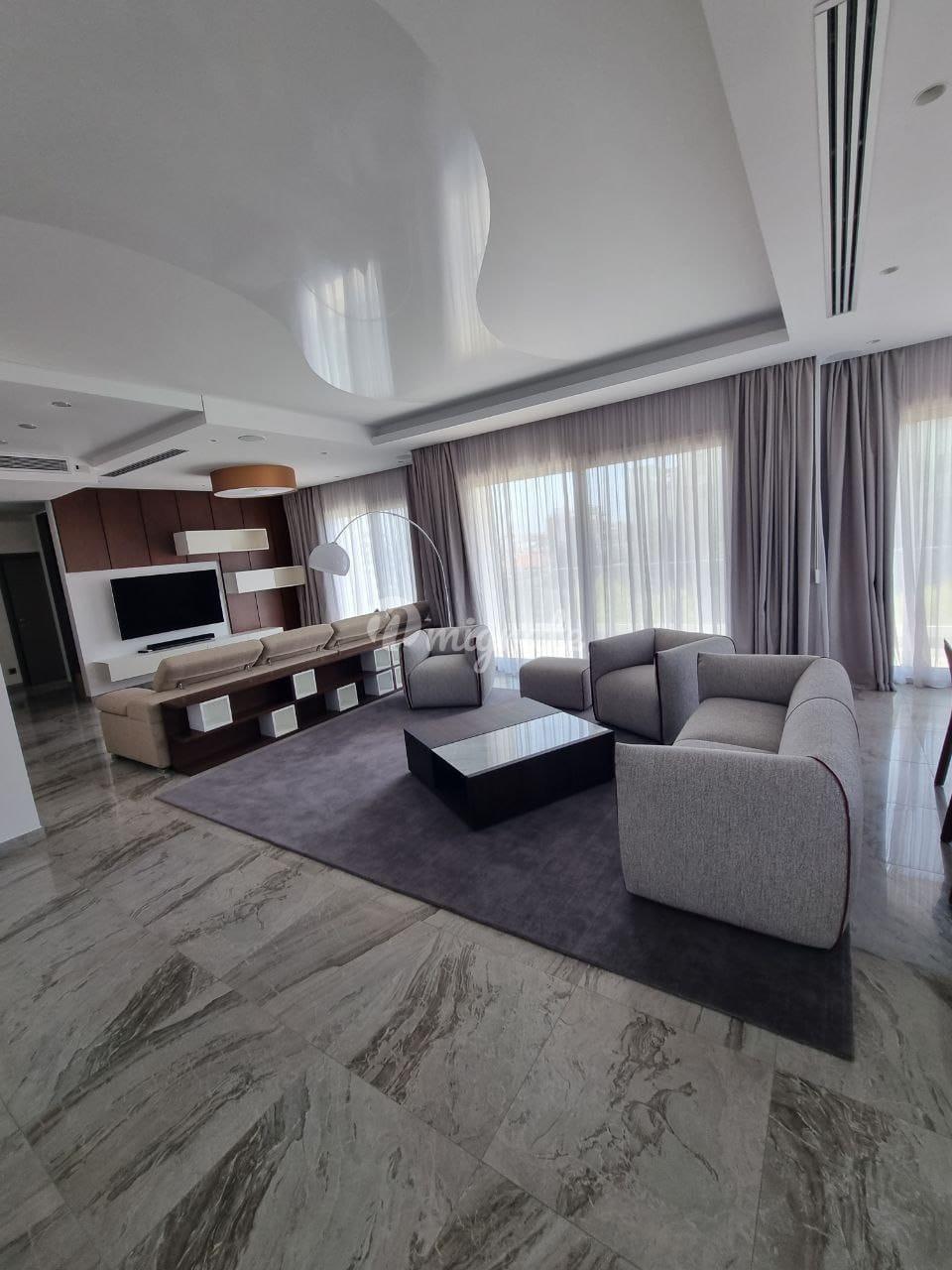 Пентхаус с 5 спальнями в Потамос Гермасойяс, Лимассол
 (5 Bedroom Penthouse in Potamos Germasogeias, Limassol)