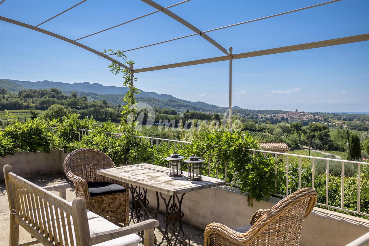 Вилла в Seguret, Vaucluse, Provence-Alpes-Côte d`Azur