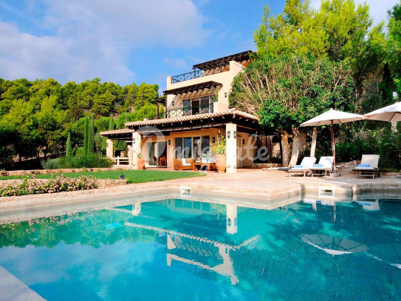 Вилла на греческой Ривьере