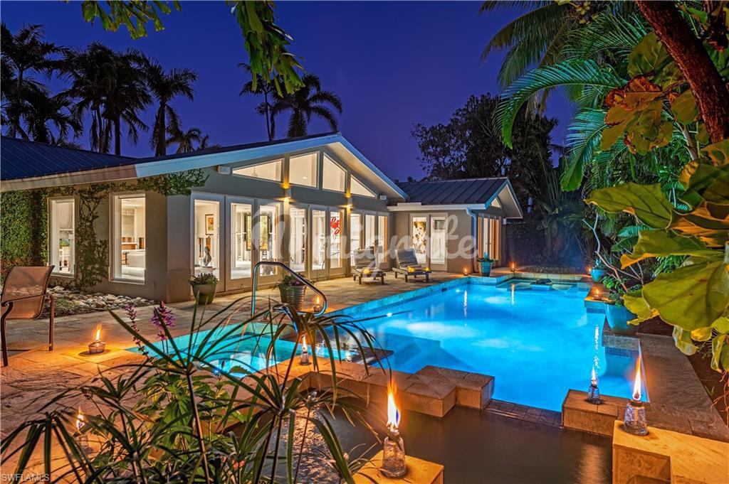 Вилла в 350 Windward WAY - NAPLES, Florida