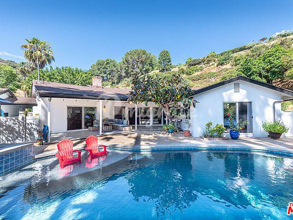 Дом в респектабельном районе Лос-Анджелеса (17039 Cotter Pl, Encino, CA 91436)