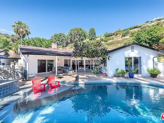 Дом в респектабельном районе Лос-Анджелеса (17039 Cotter Pl, Encino, CA 91436)