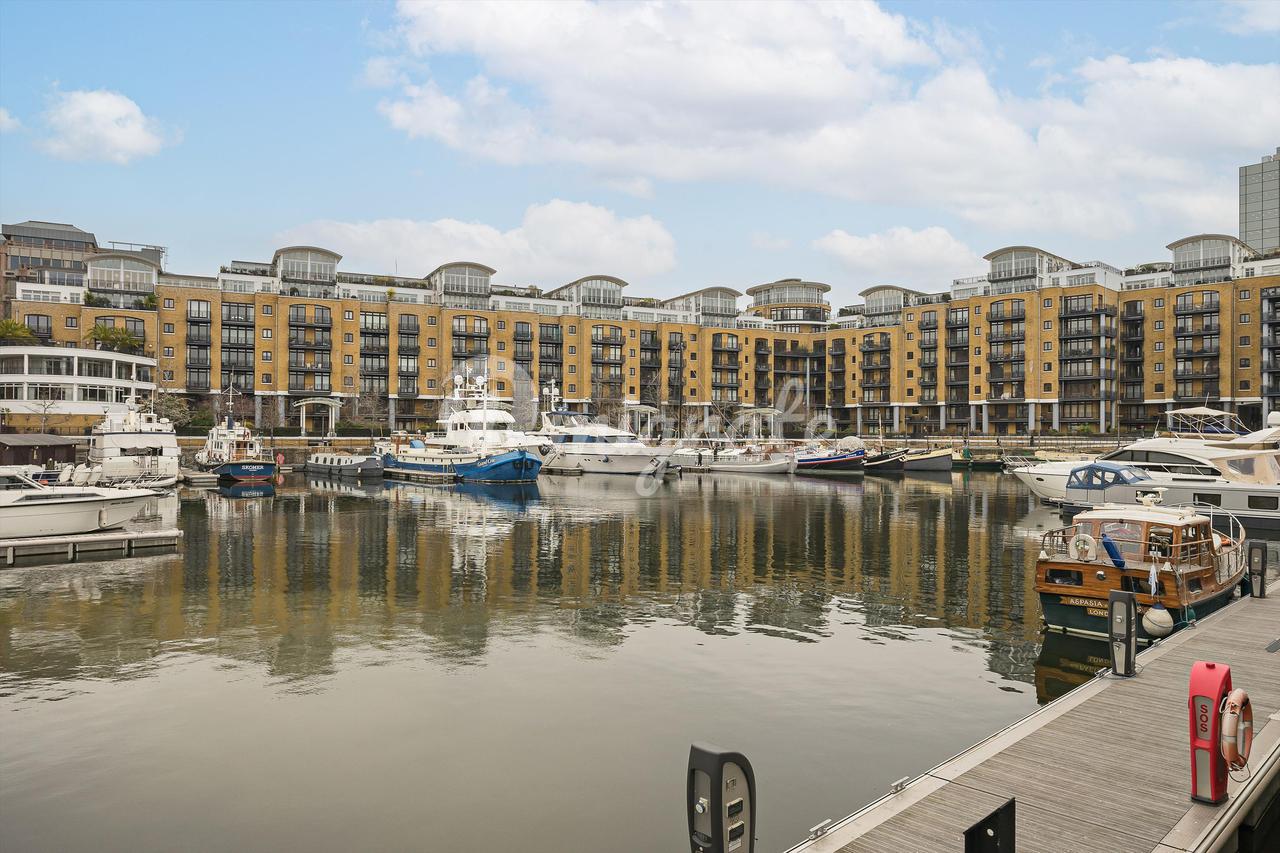 Квартира в Jacana Court, City Quay, St Katharine Docks, London, E1W