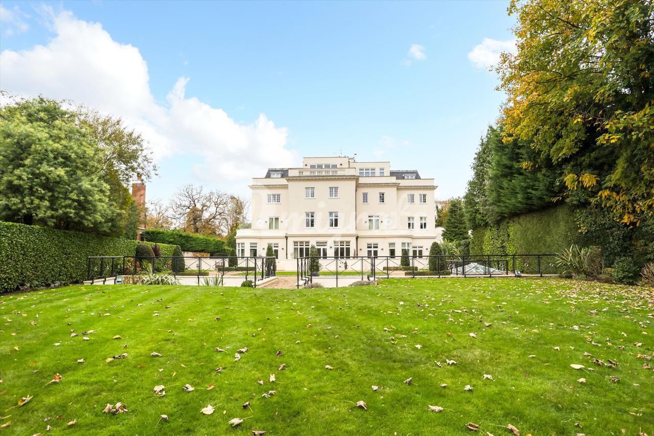 Продажа - Квартира в Broomhill Court, Esher Close, Esher, Surrey, KT10 -  Esher в Великобритании, цена € 1 047 926 | KF.expert