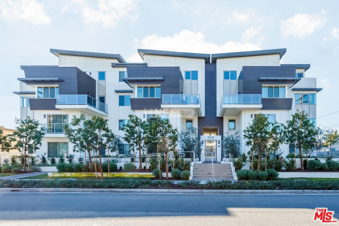 Кондоминиум в 518 E Windsor Rd, 302 - Glendale, California