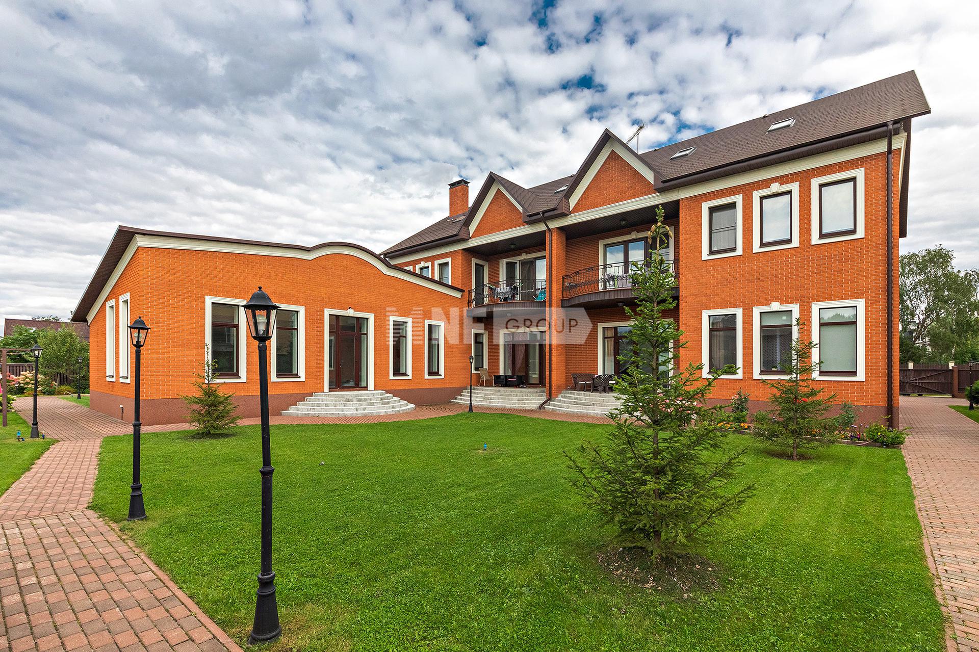 «Чистые пруды» (Chistye prudy)