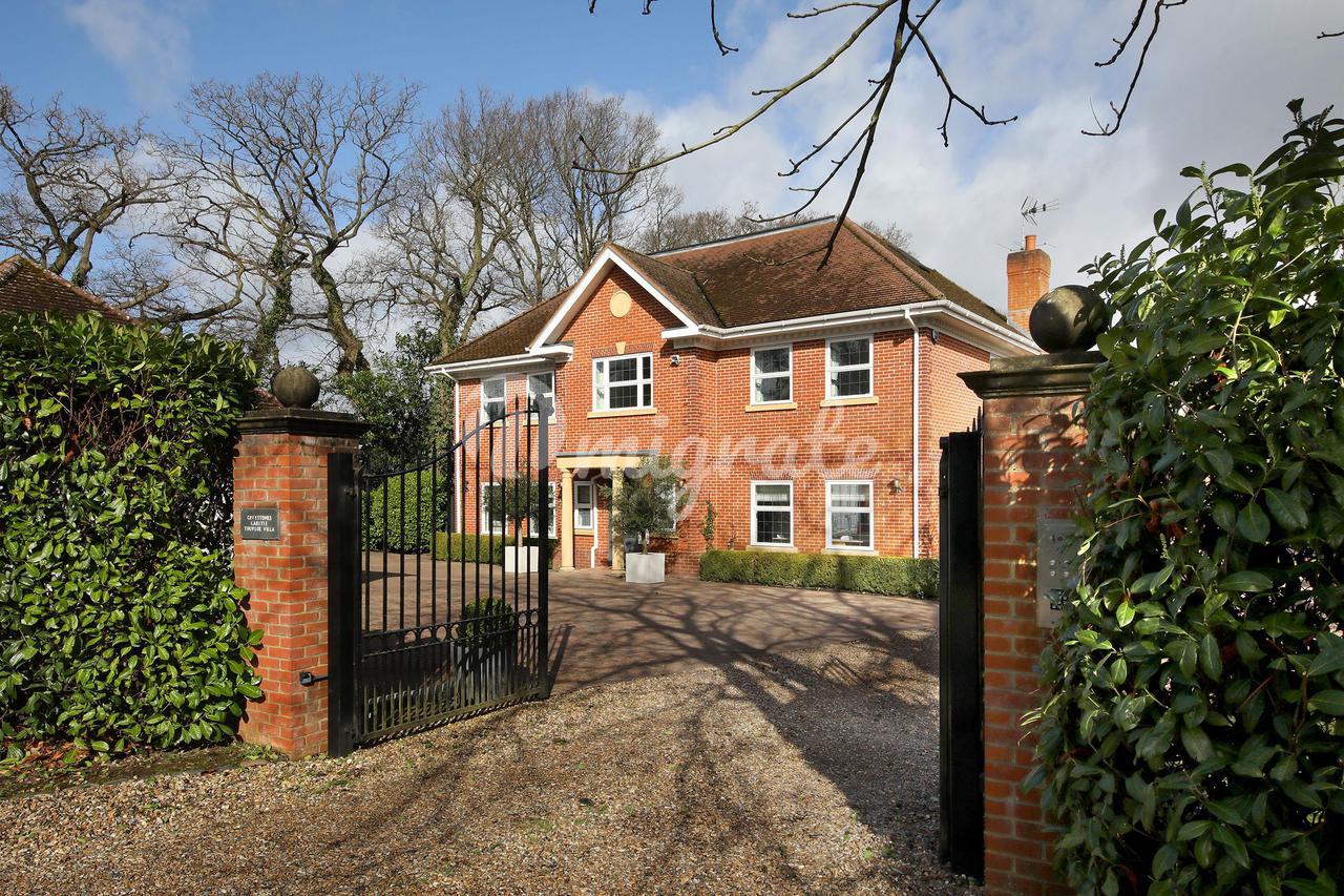 Вилла в Chestnut Road, Beaconsfield, Buckinghamshire, HP9