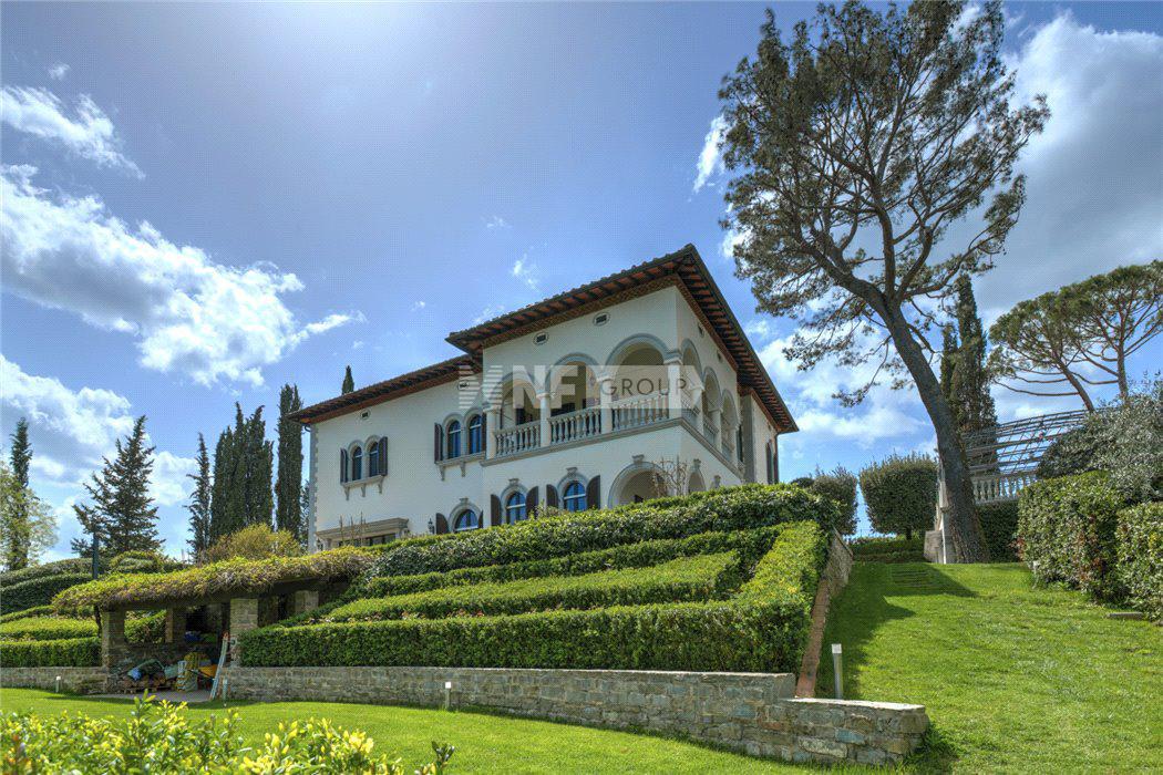 Роскошный замок во Флоренции