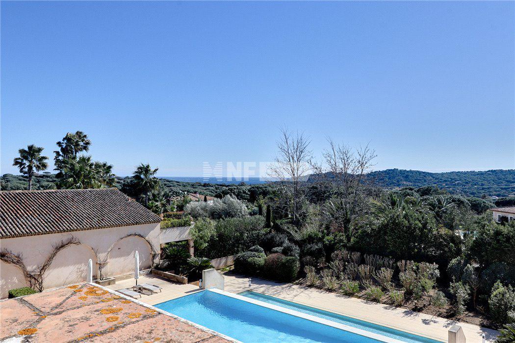 Просторные апартаменты в Сен-Тропе