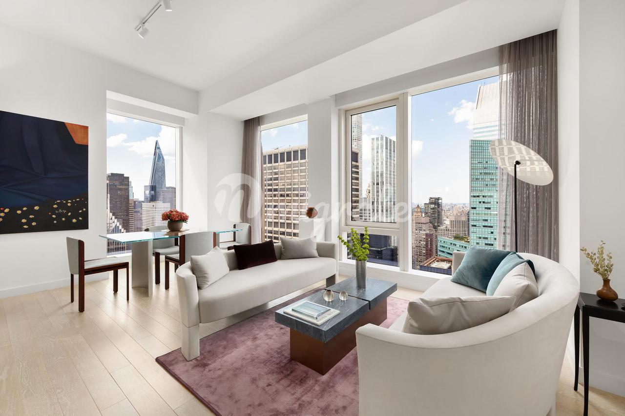 Кондоминиум в The Centrale Condo, 138 E 50TH ST, 44A - Turtle Bay, New York