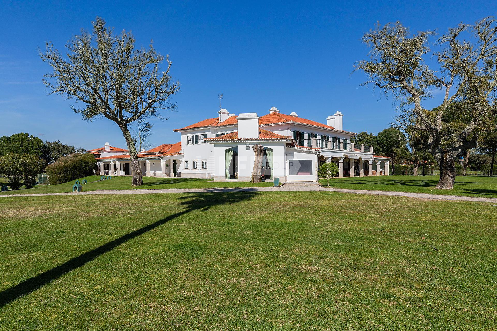 Вилла в Santo Estevão, Lisbon