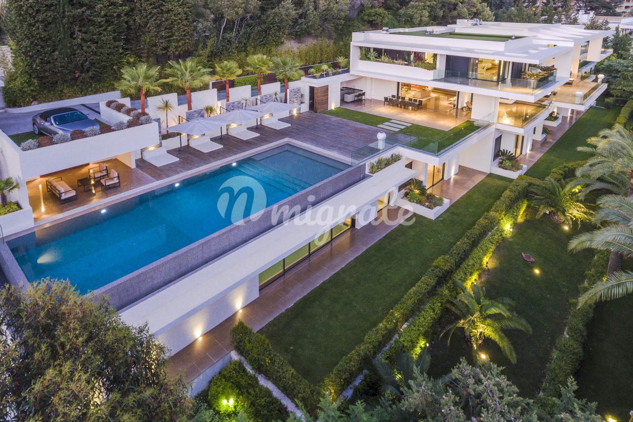 Современная вилла в Каннах (Reference : 5853)