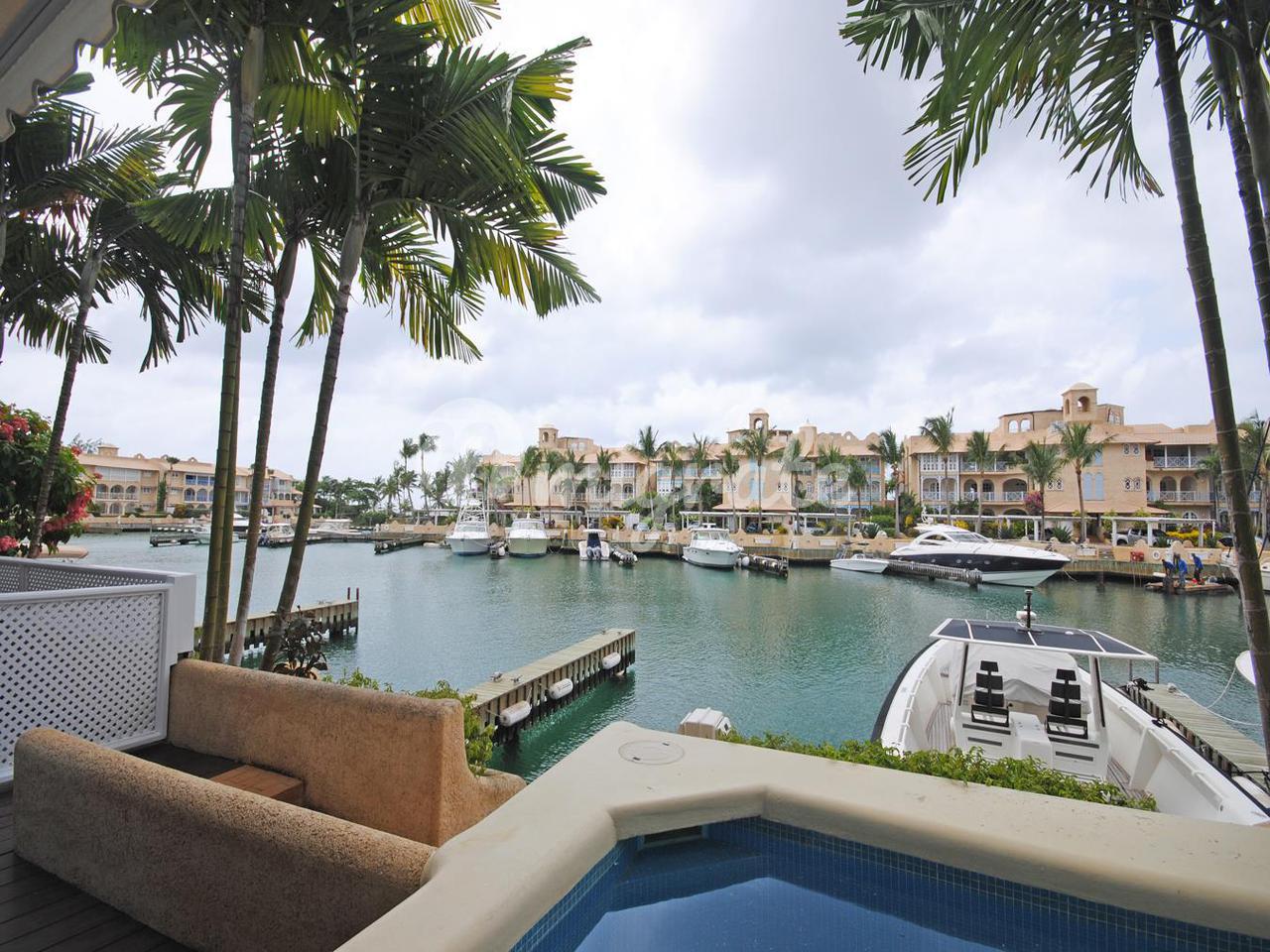 Апартамент в Port St Charles, St. Peter