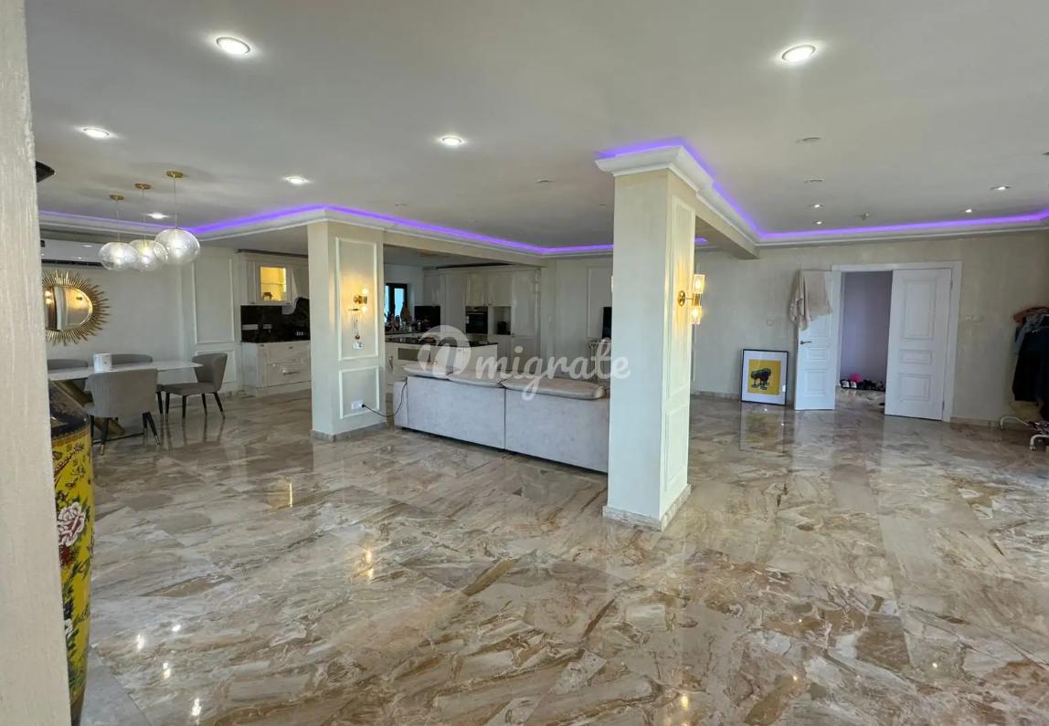 Квартира с 4 спальнями в туристическом районе Гермасойя, Лимассол
 (4 Bedroom Apartment in Germasogeia Tourist area, Limassol)