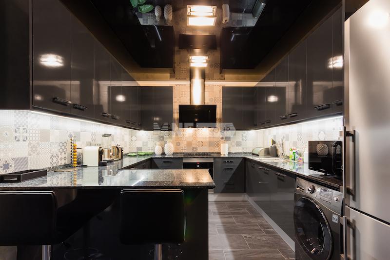 Современные апартаменты в районе Побленоу