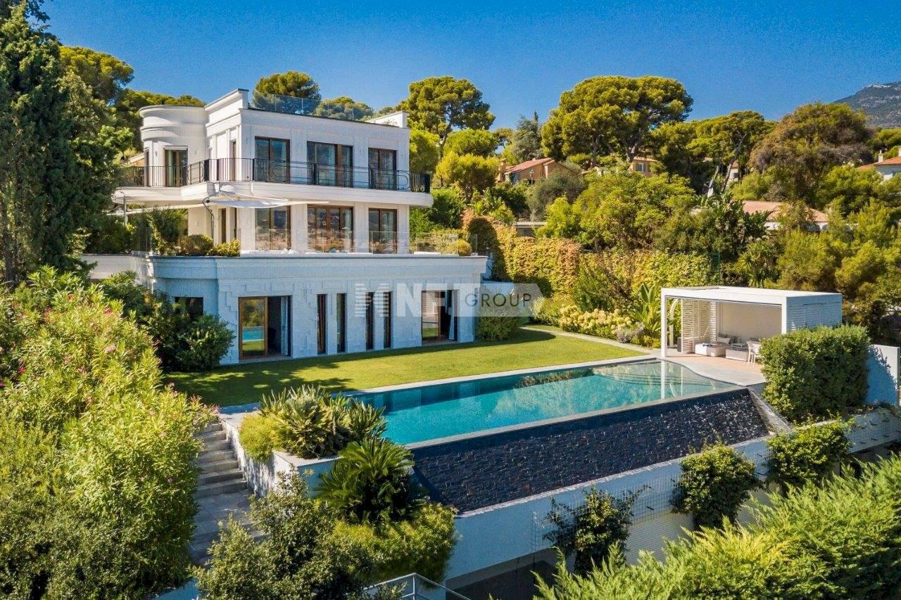 Вилла в стиле ар-деко с панорамным видом на море (Ref.: 6890)