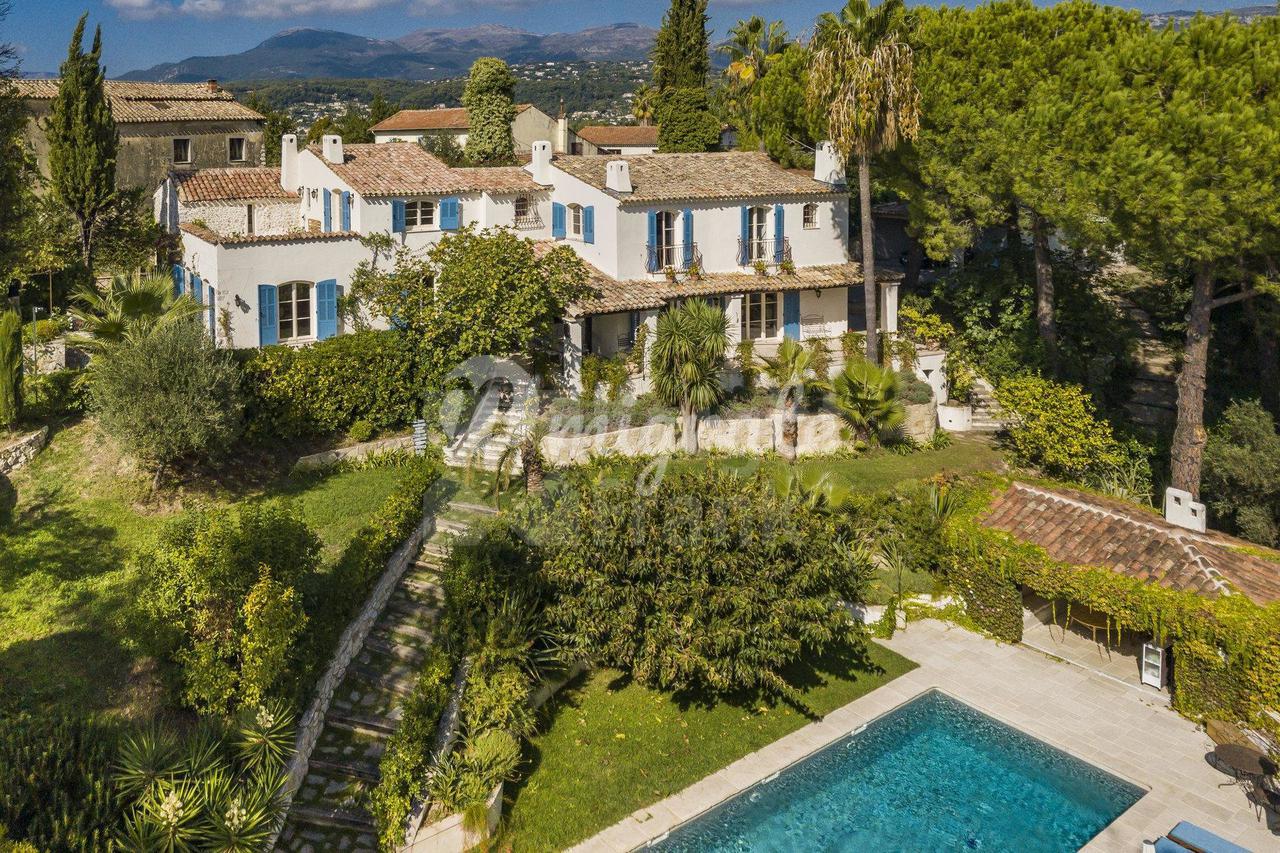 Роскошная вилла в Сен-Поль-де-Ванс