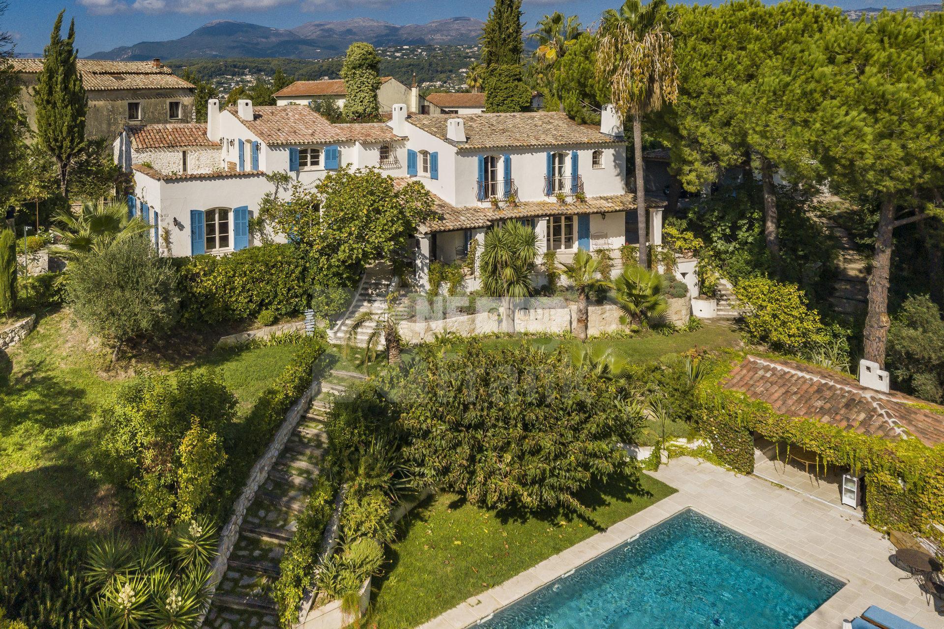 Роскошная вилла в Сен-Поль-де-Ванс