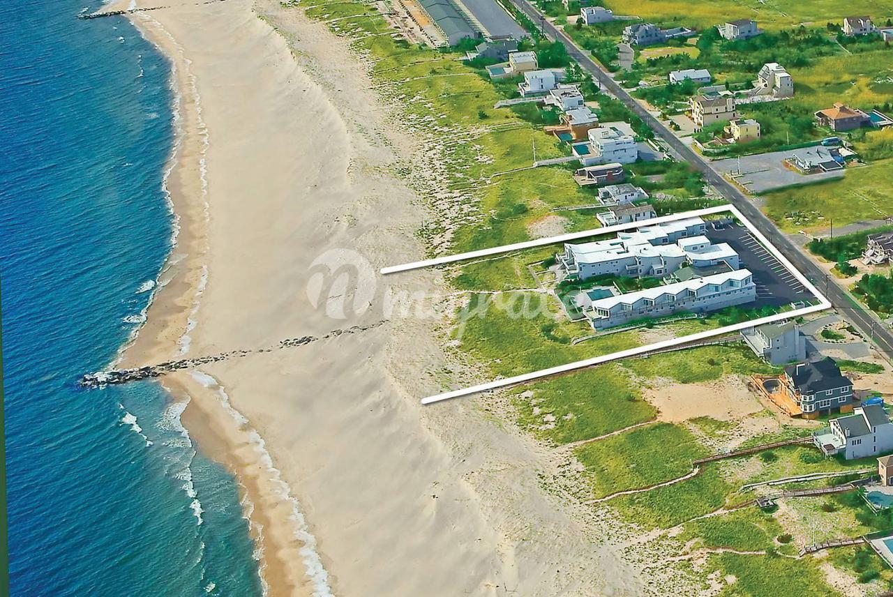 Кондоминиум в 539 Dune Rd #2 - Westhampton Beach South, New York