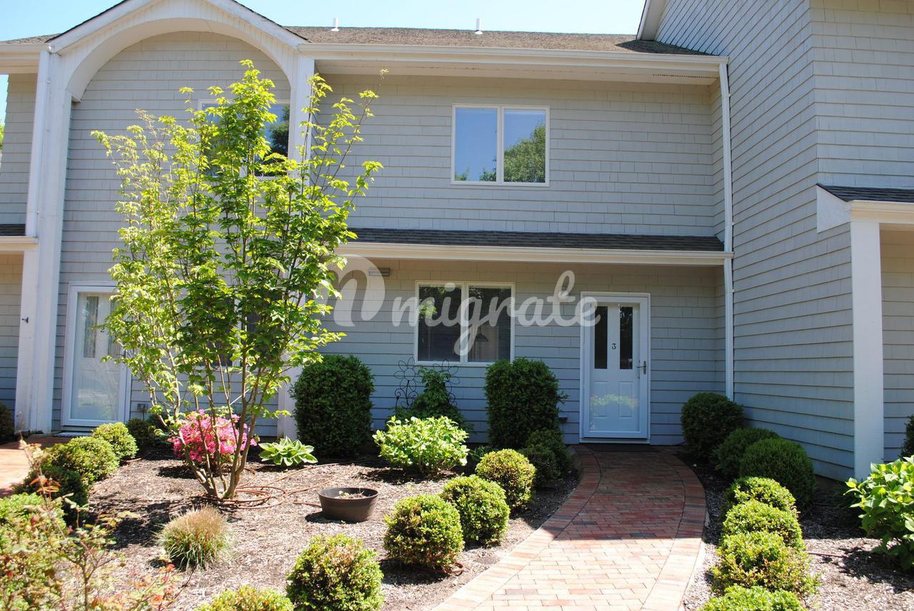 Кондоминиум в 2288 Montauk Hwy #3 - Bridgehampton North, New York