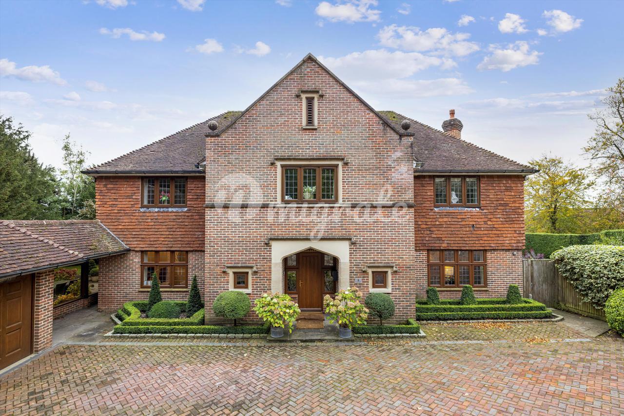 Вилла в Compton Heights, Guildford, Surrey, GU3