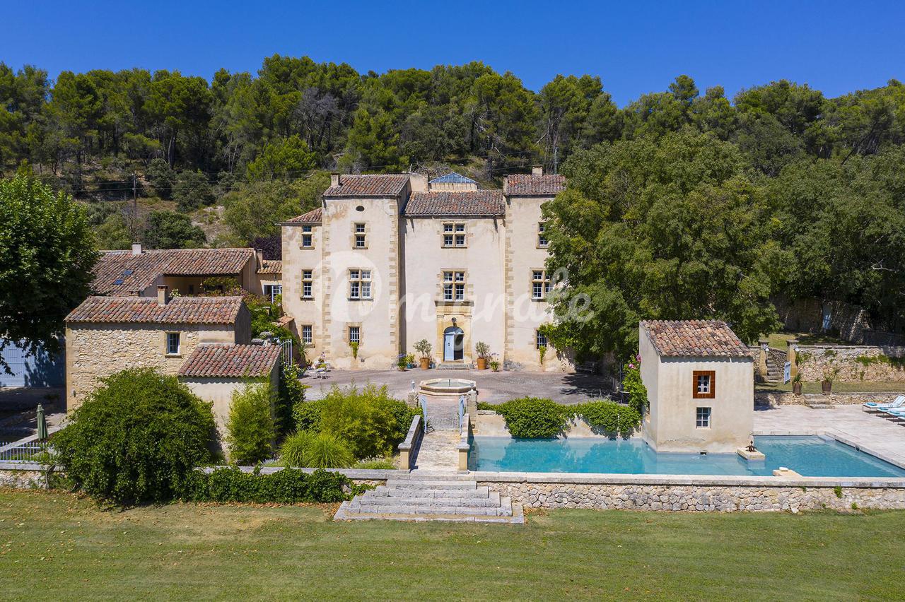Castle в 84160 Lourmarin, Vaucluse, Provence-Alpes-Côte d`Azur,