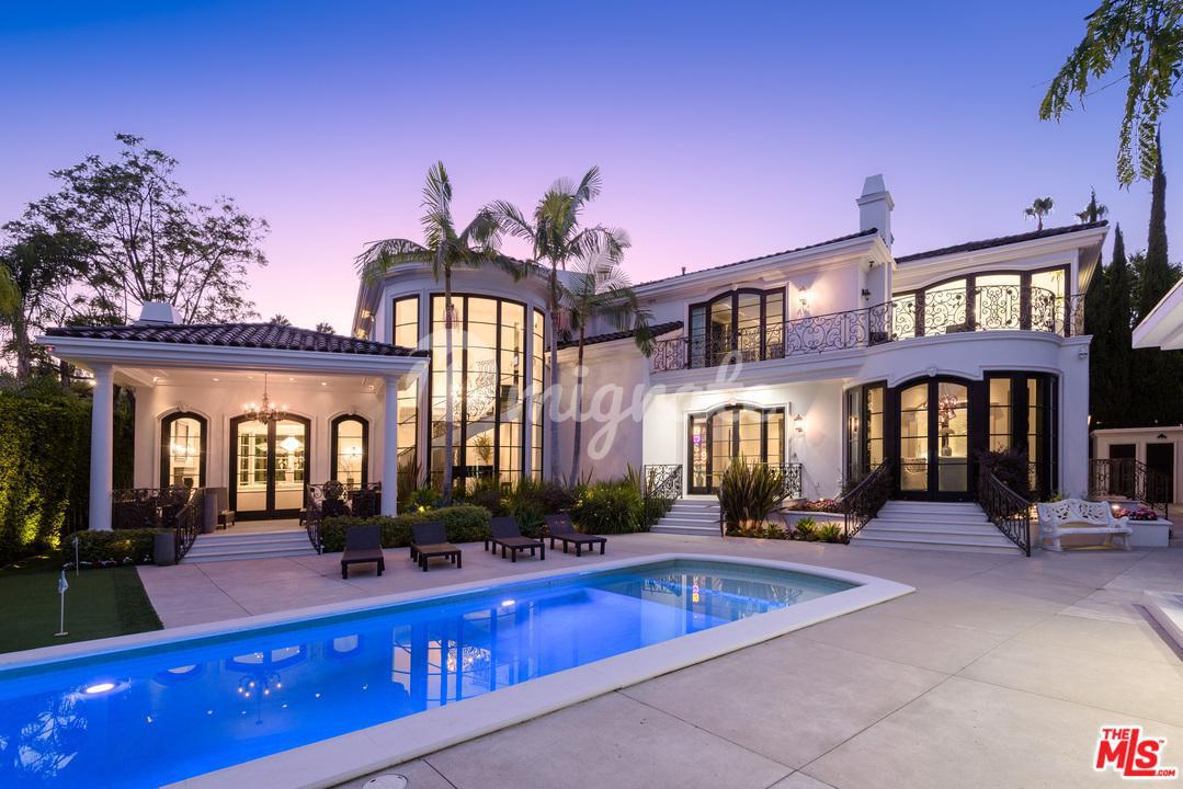 Современная вилла с 6 спальнями в Беверли-Хиллз
