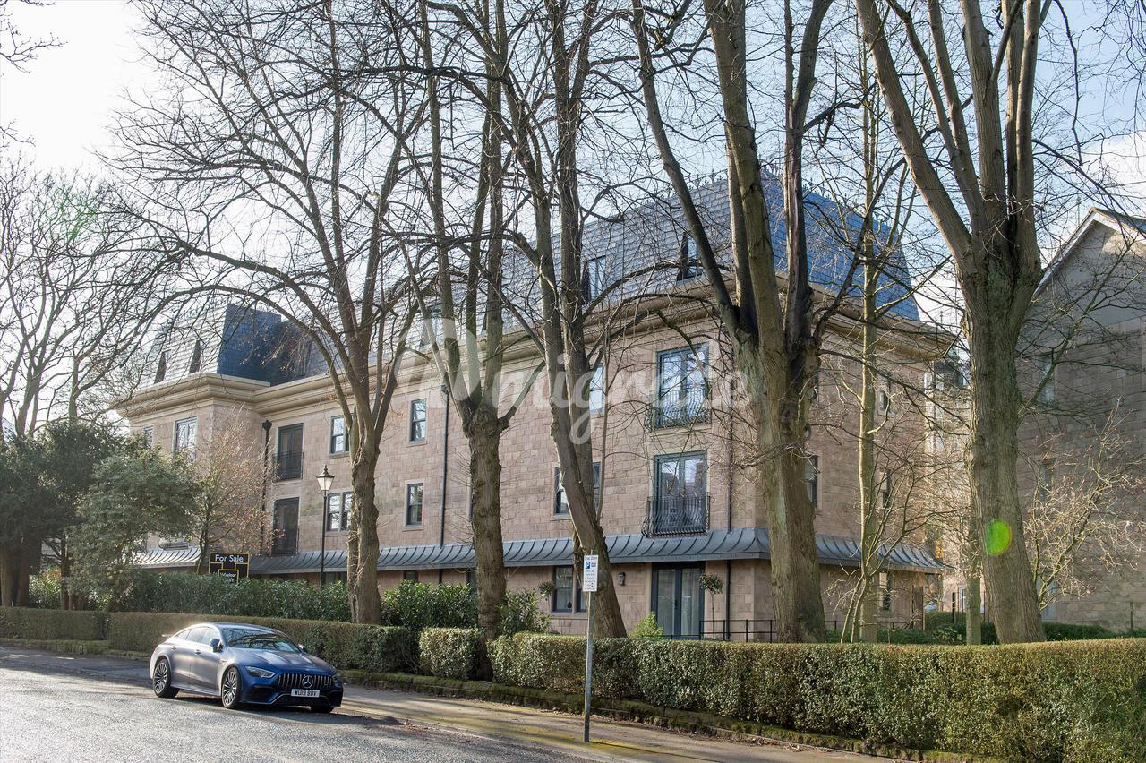 Квартира в Clarence Drive, Harrogate, North Yorkshire, HG1