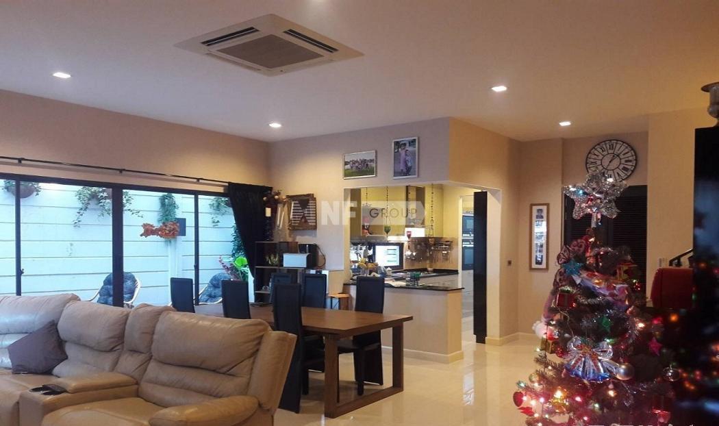 Вилла в Baan Klang Muang Ratchada 36, 300 sq.m