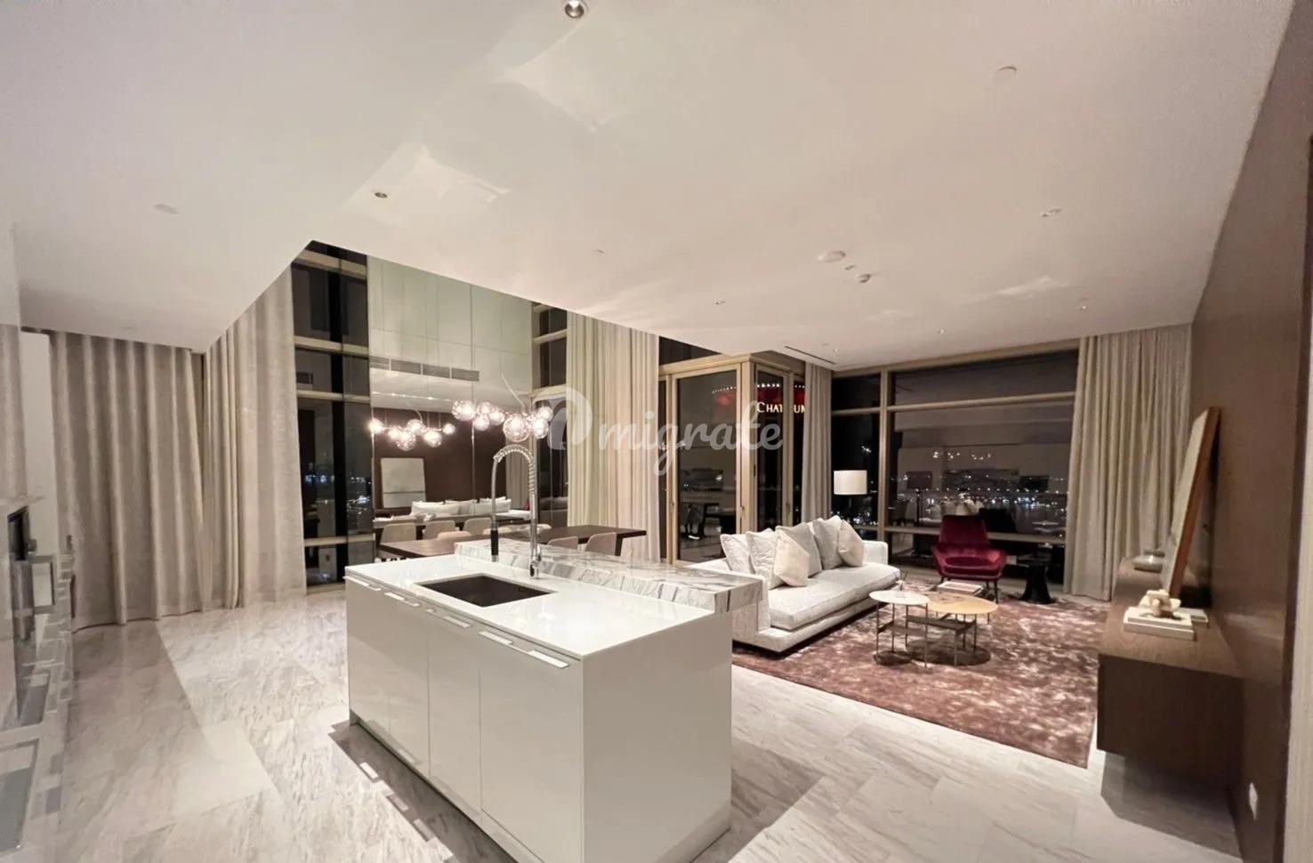 3 спален Кондо на продажу в Four Seasons Private Residences (Four Seasons Private Residences)