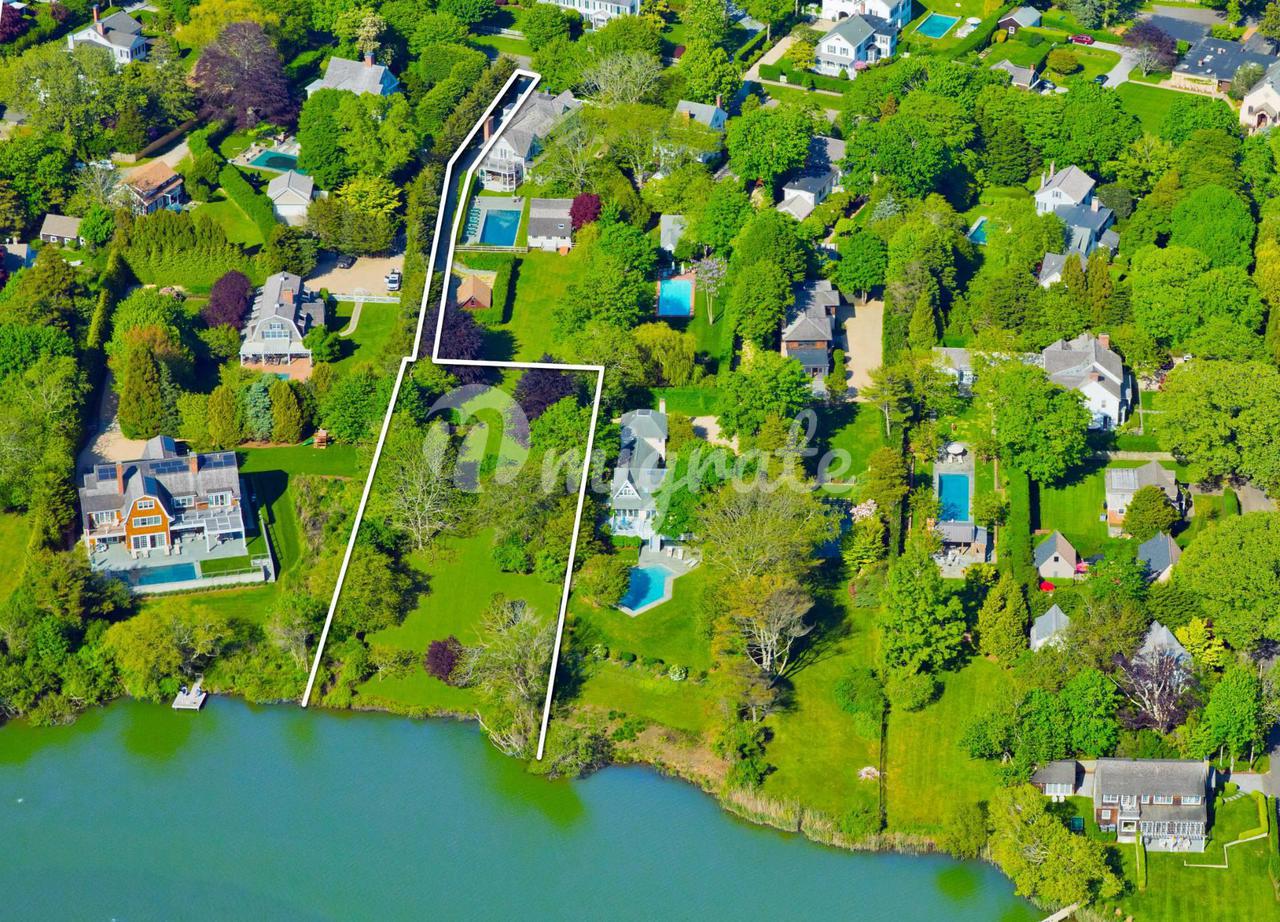 Земельный участок в 79 South Main St - Southampton Village, New York