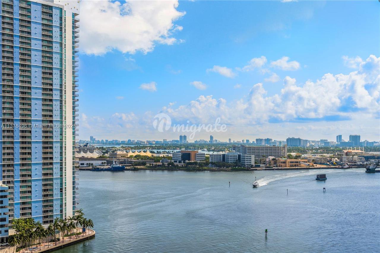 Кондоминиум в 901 Brickell Key Blvd, 1905 - Miami, Florida