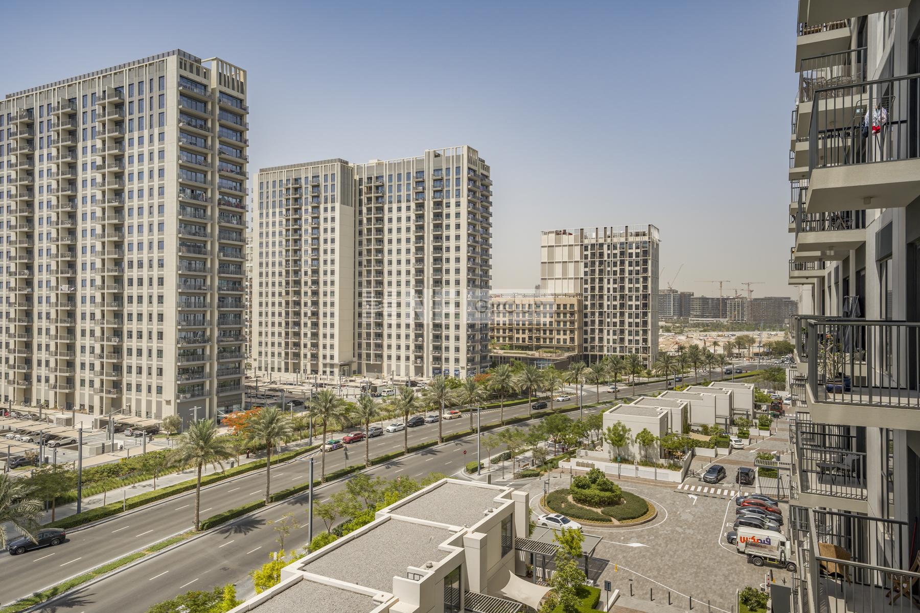 1 BR Apartment in Executive Residences