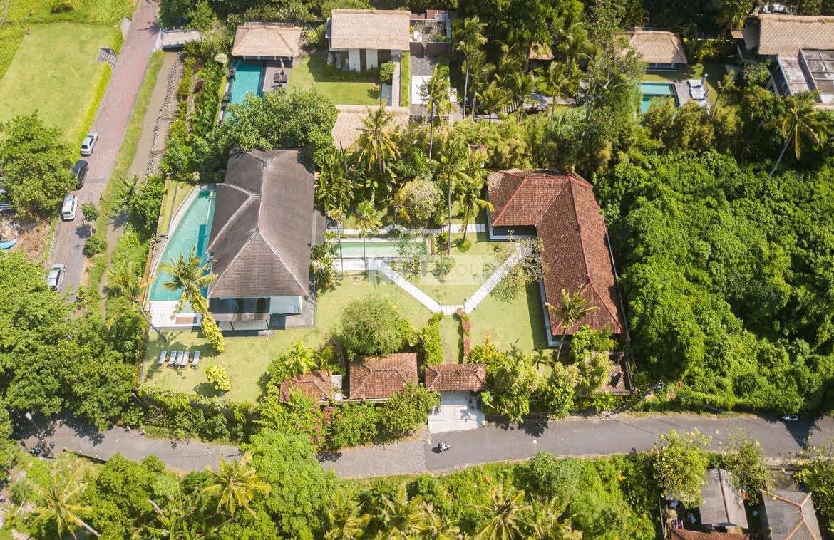 Beachfront villa retreat in Seseh